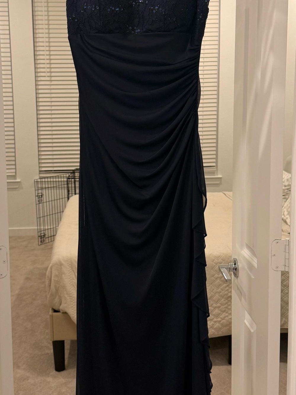 Elegant Navy Evening Gown - sleeveless Ruched Dressi